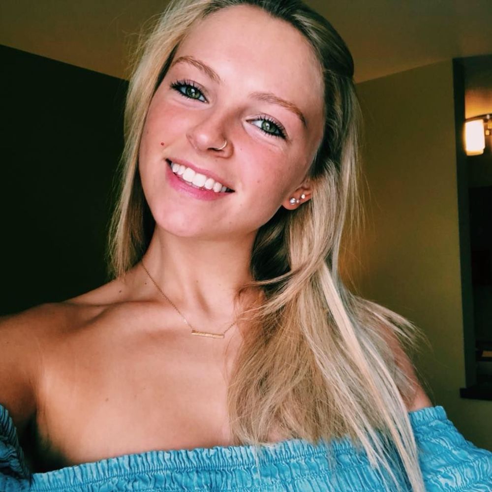 Meet your Posher, Casey